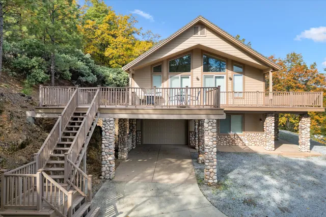 $775,000 | 19720 Oak Knoll Drive, Lakehead, CA 96051