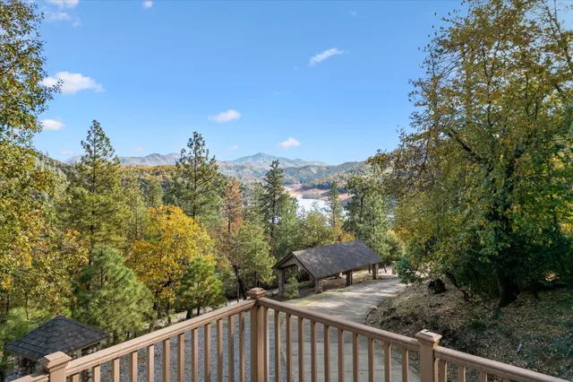 $775,000 | 19720 Oak Knoll Drive, Lakehead, CA 96051