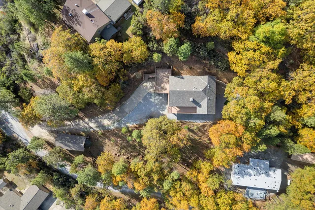 $775,000 | 19720 Oak Knoll Drive, Lakehead, CA 96051