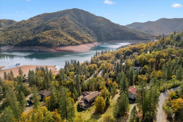 $775,000 | 19720 Oak Knoll Drive, Lakehead, CA 96051