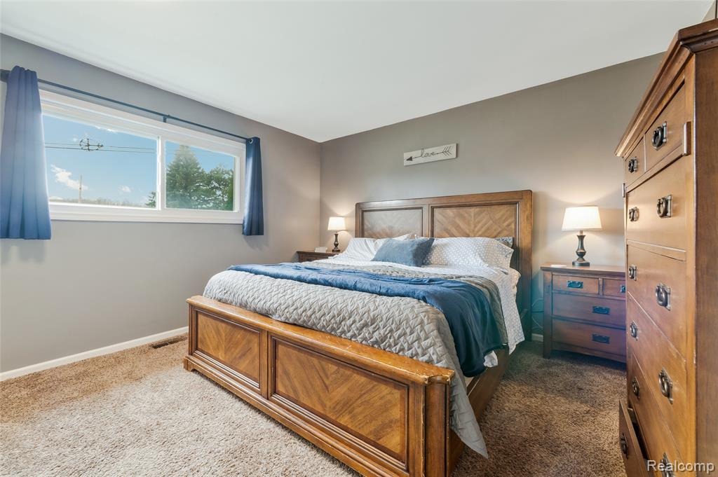 355 Sanders Road Oxford, MI 48371 - Photo 34 of 56