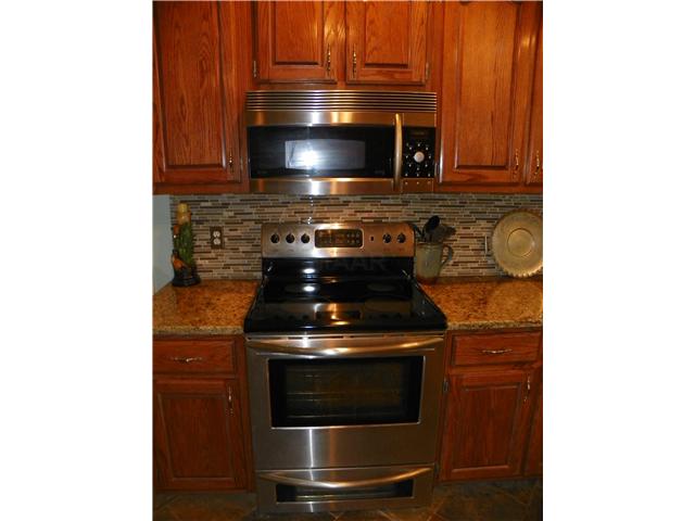 730 Coleherne Road Collierville, TN 38017 - Photo 10 of 12 Stainless double-convection ovens & microwave were added in 2008.