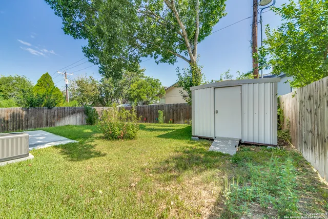 $2,100 | 9311 Bendell, San Antonio, TX 78250