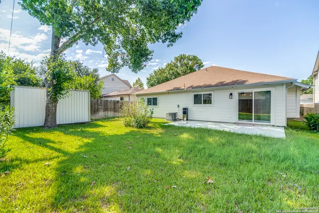 $2,100 | 9311 Bendell, San Antonio, TX 78250