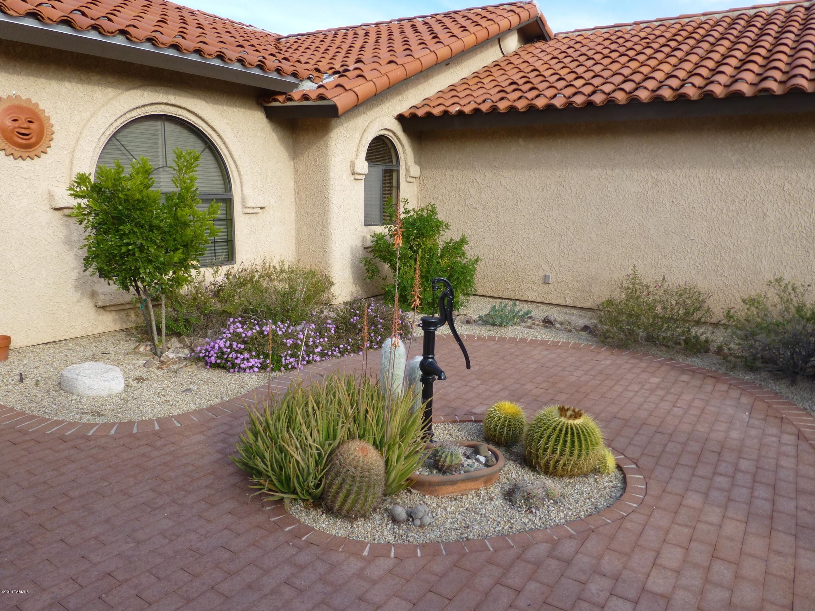 918 North Rancho Del Jefe Loop Tucson, AZ 85748 - Photo 2 of 35 Gallery Image 2
