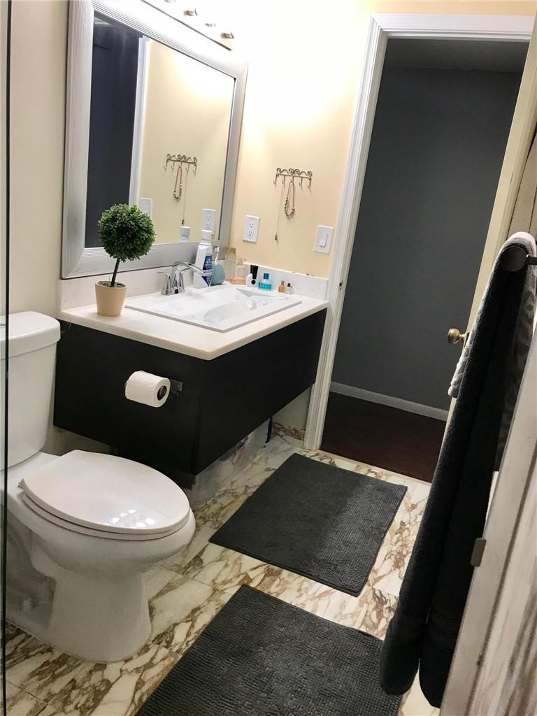 7763 Courtyard Run West, Unit 173 Boca Raton, FL 33433 - Photo 21 of 29 MASTER BATHROOM