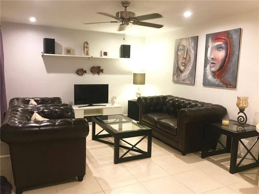 7763 Courtyard Run West, Unit 173 Boca Raton, FL 33433 - Photo 4 of 29 LIVING ROOM