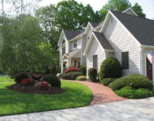 6 High Ridge Drive Lincoln, RI 02865 - Photo 1 of 8 Exterior Front.