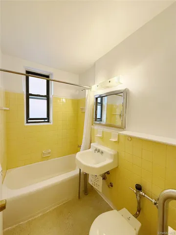 $299,000 | 13950 35th Avenue, Unit 3J | Flushing