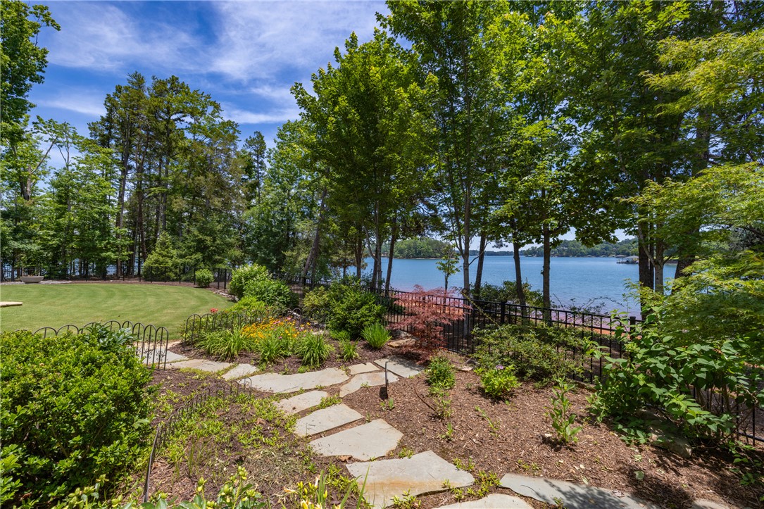3021 Rock Point Drive Seneca, SC 29672 - Photo 39 of 45