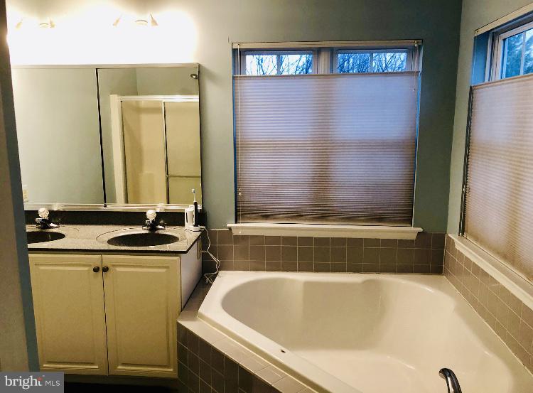 57 Valentine Road Warminster, PA 18974 - Photo 12 of 27 Master Bath
