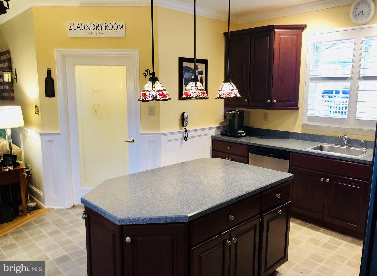 57 Valentine Road Warminster, PA 18974 - Photo 8 of 27 Kitchen