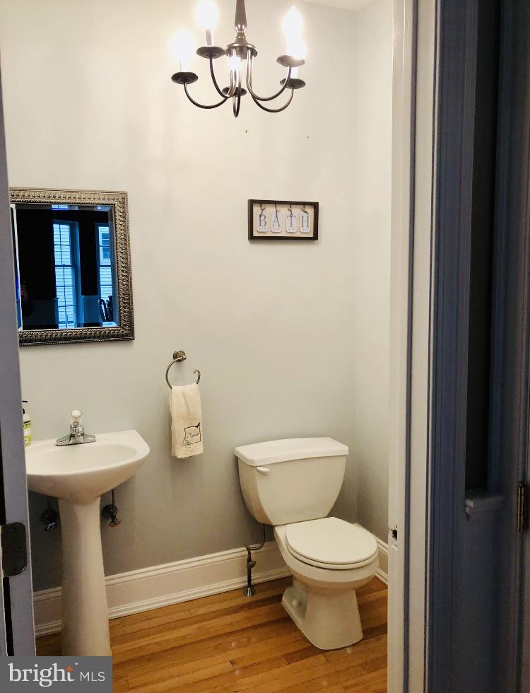 57 Valentine Road Warminster, PA 18974 - Photo 10 of 27 Main Floor Powder Room