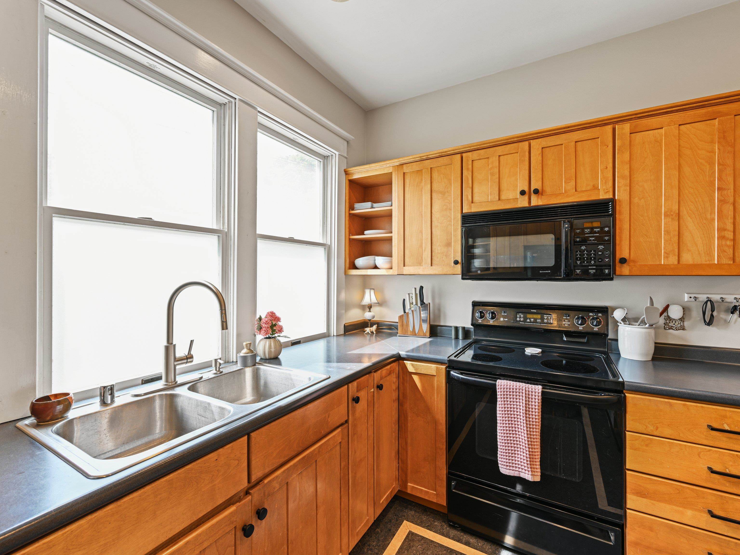 420 Summit Street Dubuque, IA 52001 - Photo 11 of 30 Gallery Image 11