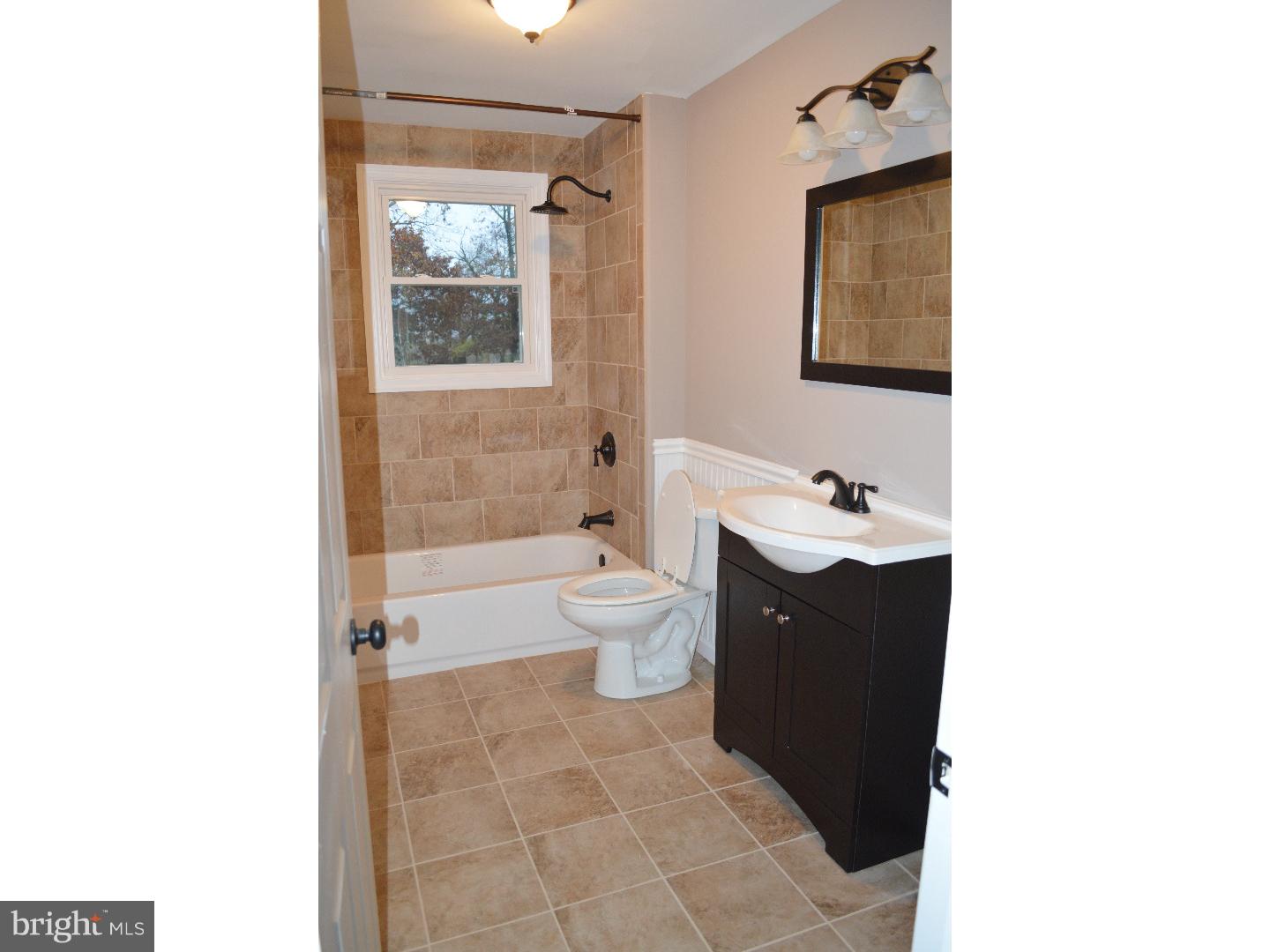 495 Elk Road Monroeville, NJ 08343 - Photo 11 of 19 Bathroom