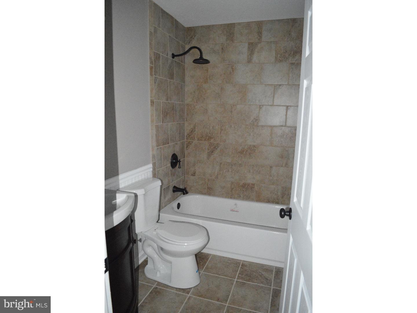 495 Elk Road Monroeville, NJ 08343 - Photo 12 of 19 Bathroom