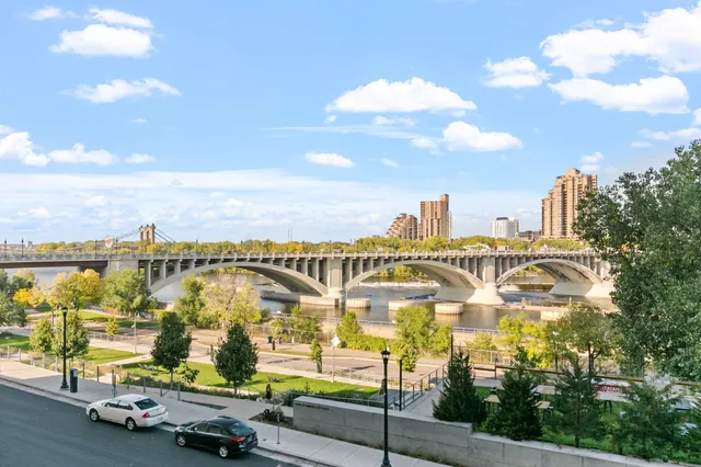 $1,895 | 401 South 1st Street, Unit 213, Minneapolis, MN 55401