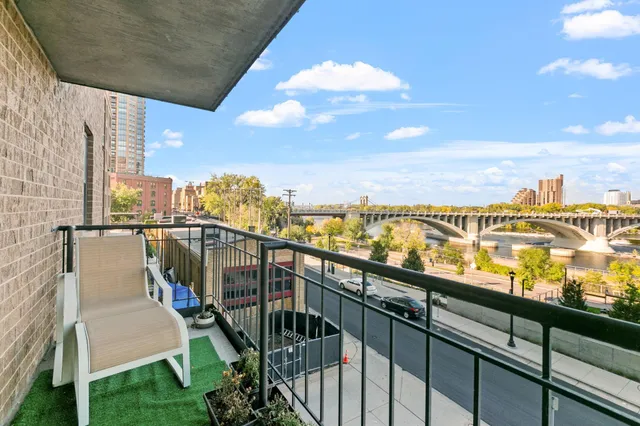 $1,895 | 401 South 1st Street, Unit 213, Minneapolis, MN 55401