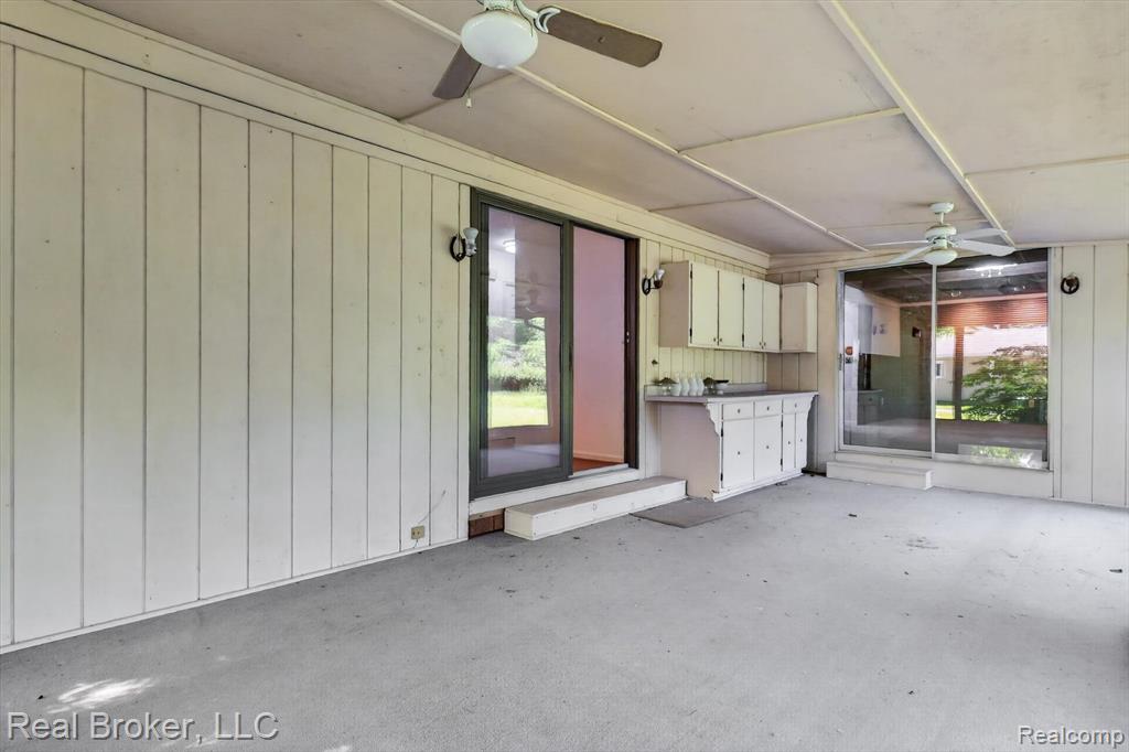 48050 Hull Road Belleville, MI 48111 - Photo 19 of 39