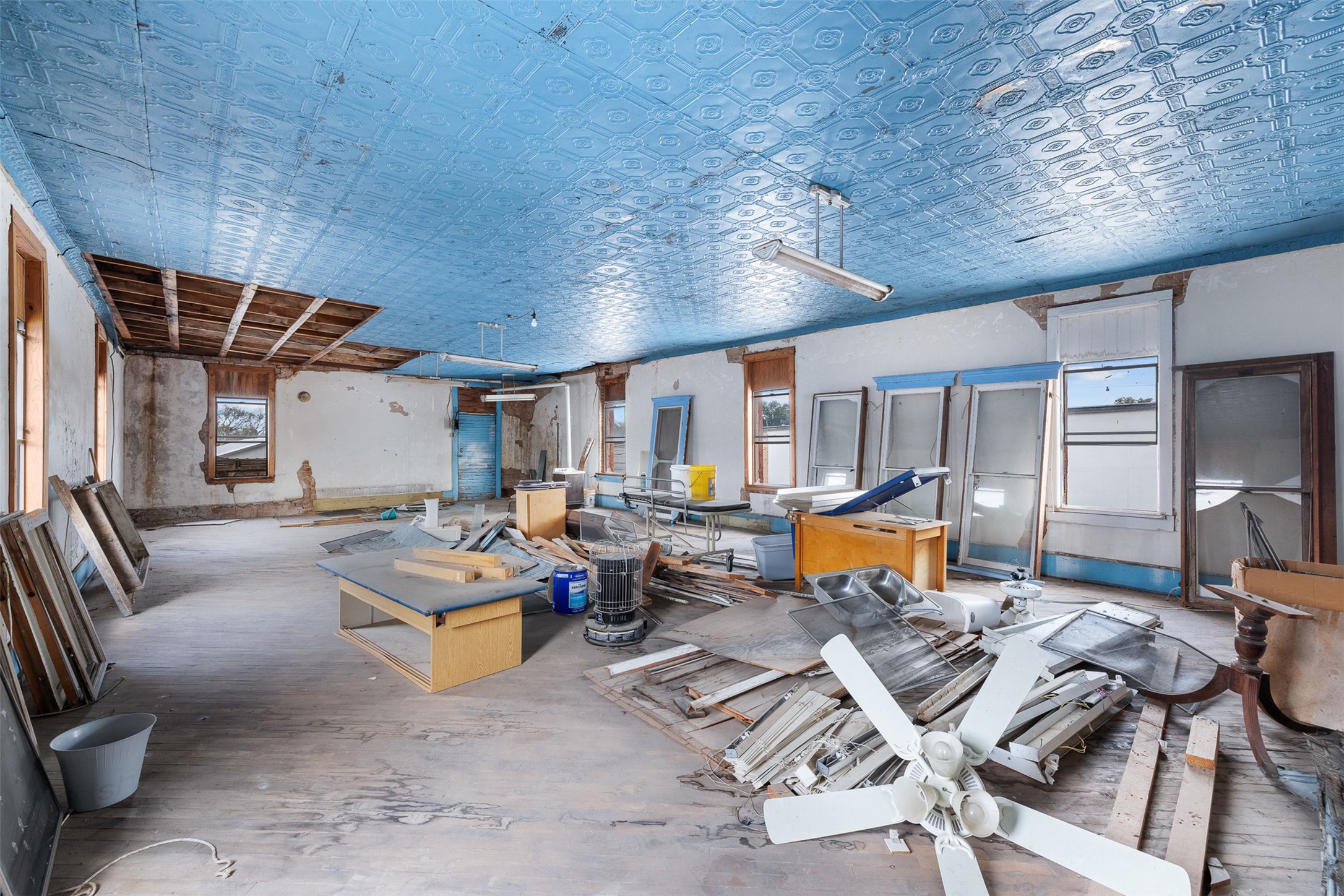 922 East Commerce Street Buffalo, TX 75831 - Photo 16 of 26 a outdoor space with lots of tables and chairs