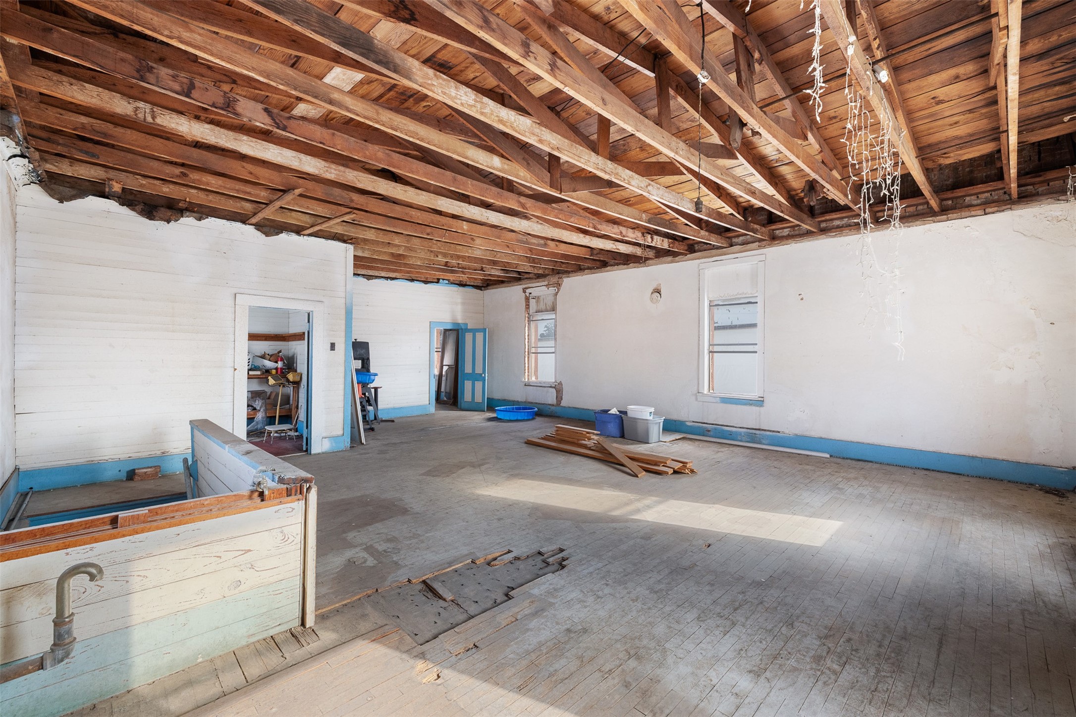 922 East Commerce Street Buffalo, TX 75831 - Photo 19 of 26 a view of a room with gym equipment