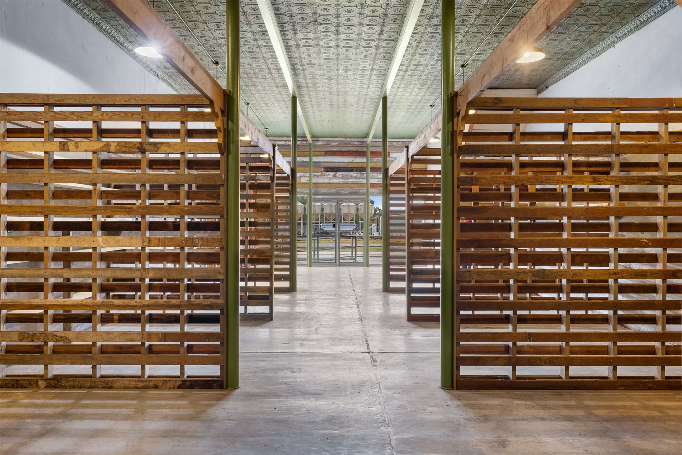 922 East Commerce Street Buffalo, TX 75831 - Photo 10 of 26 a view of outdoor space with stairs