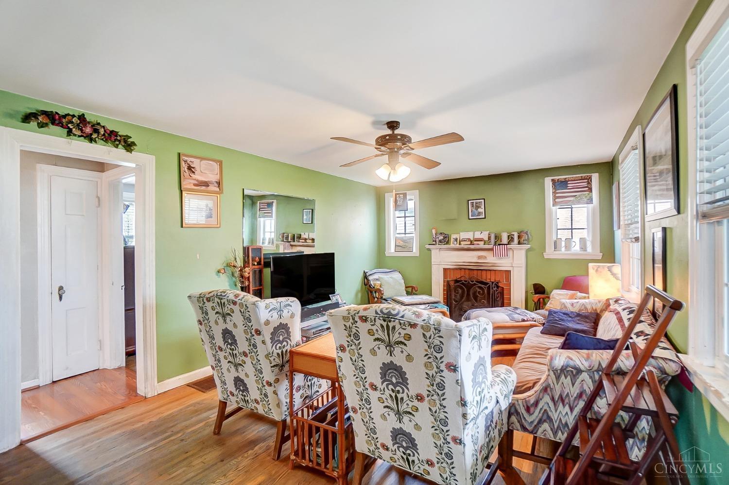 3459 Ebenezer Road Cincinnati, OH 45248 - Photo 4 of 30