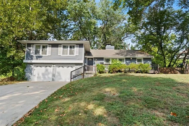 $289,000 | 7104 North Baltimore Avenue, Gladstone, MO 64118