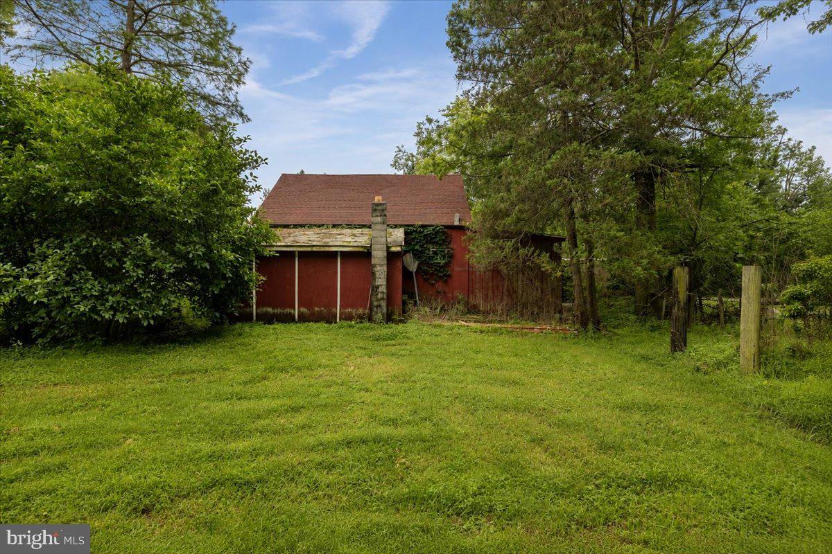 2260 Allentown Road Quakertown, PA 18951 - Photo 23 of 28 Barn