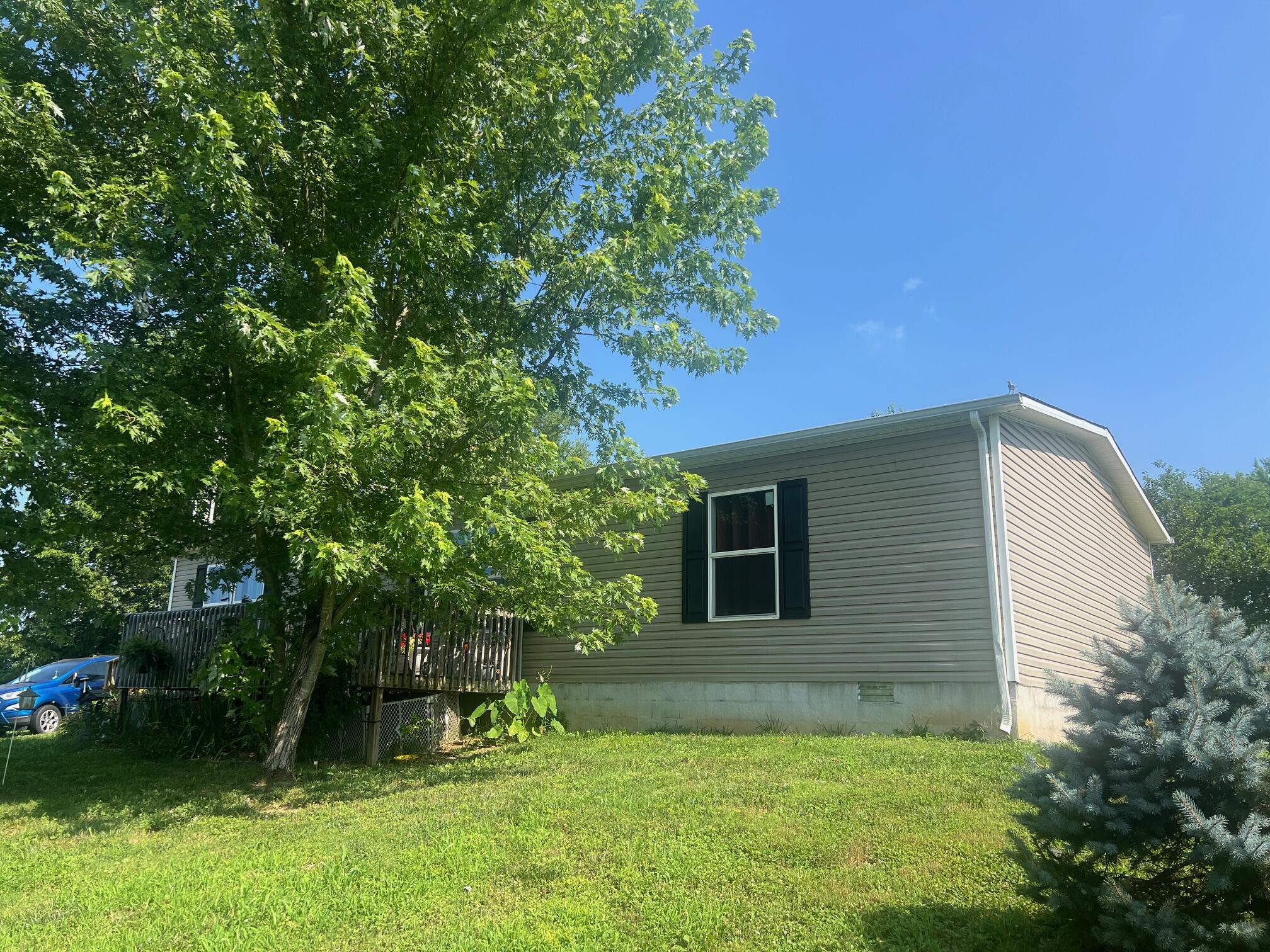 1835 Pollys Bend Road Lancaster, KY 40444 - Photo 2 of 15 IMG_8746