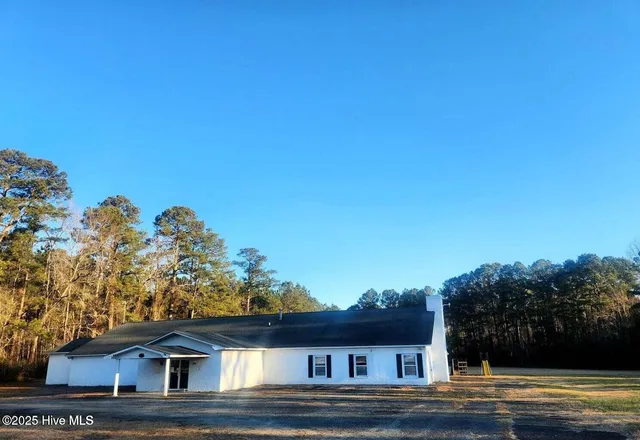 $262,999 | 2101 Highway 58 Trenton Nc 28585, Trenton, NC 28585