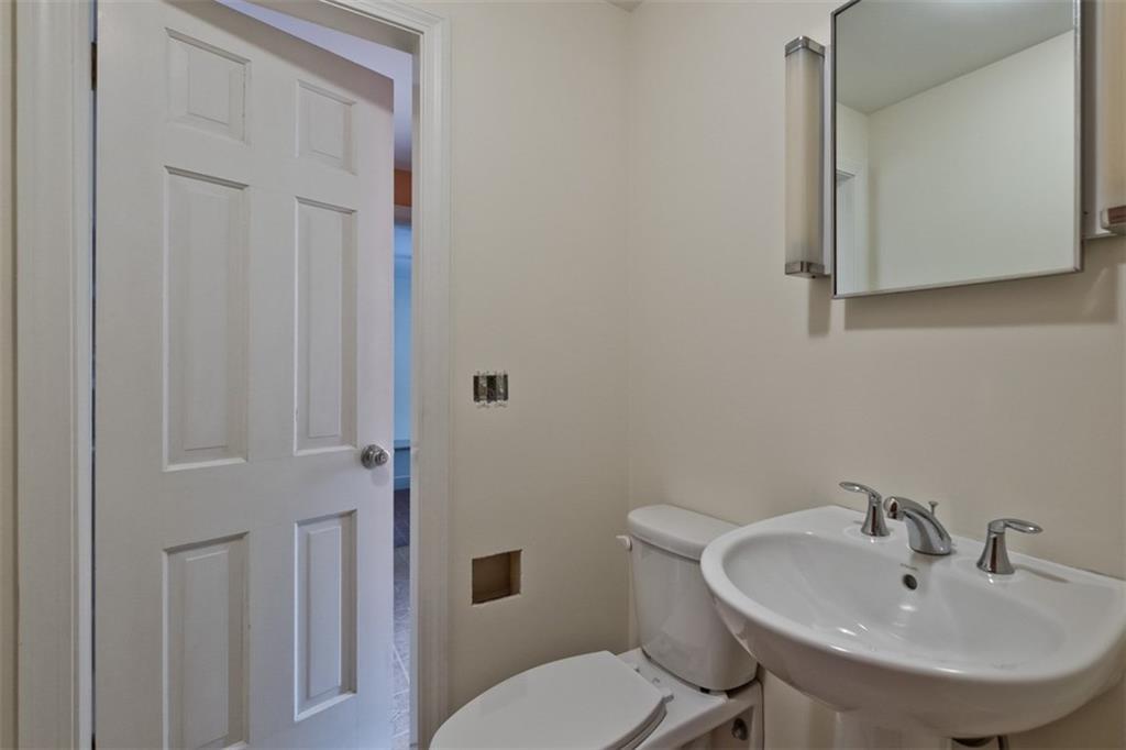 8 Katahdin Road Cape Elizabeth, ME 04107 - Photo 18 of 35 1st Floor Powder Room
