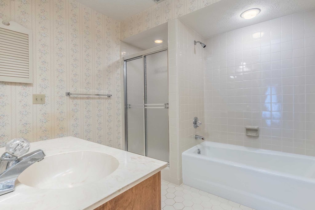 4151 Anglin Road, Unit 6A Columbus, GA 31907 - Photo 14 of 22 Master Bathroom