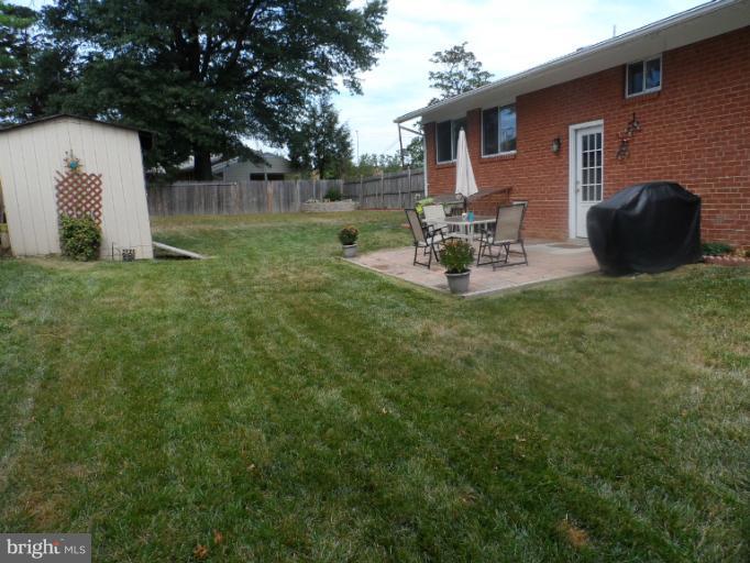 6901 Lois Drive Springfield, VA 22150 - Photo 4 of 11 Exterior (Rear)