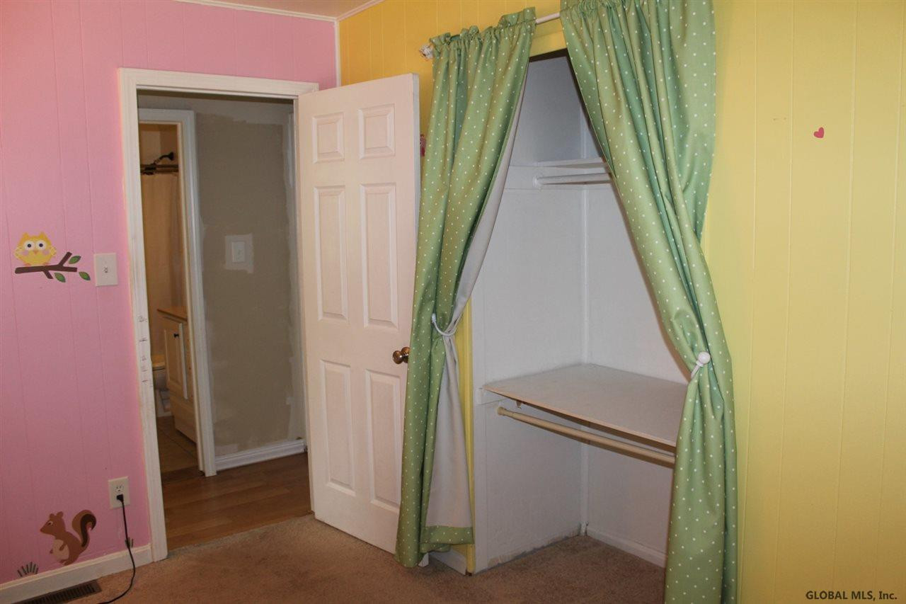 514 Chiswell Road Schenectady, NY 12304 - Photo 12 of 23 Photo 12
