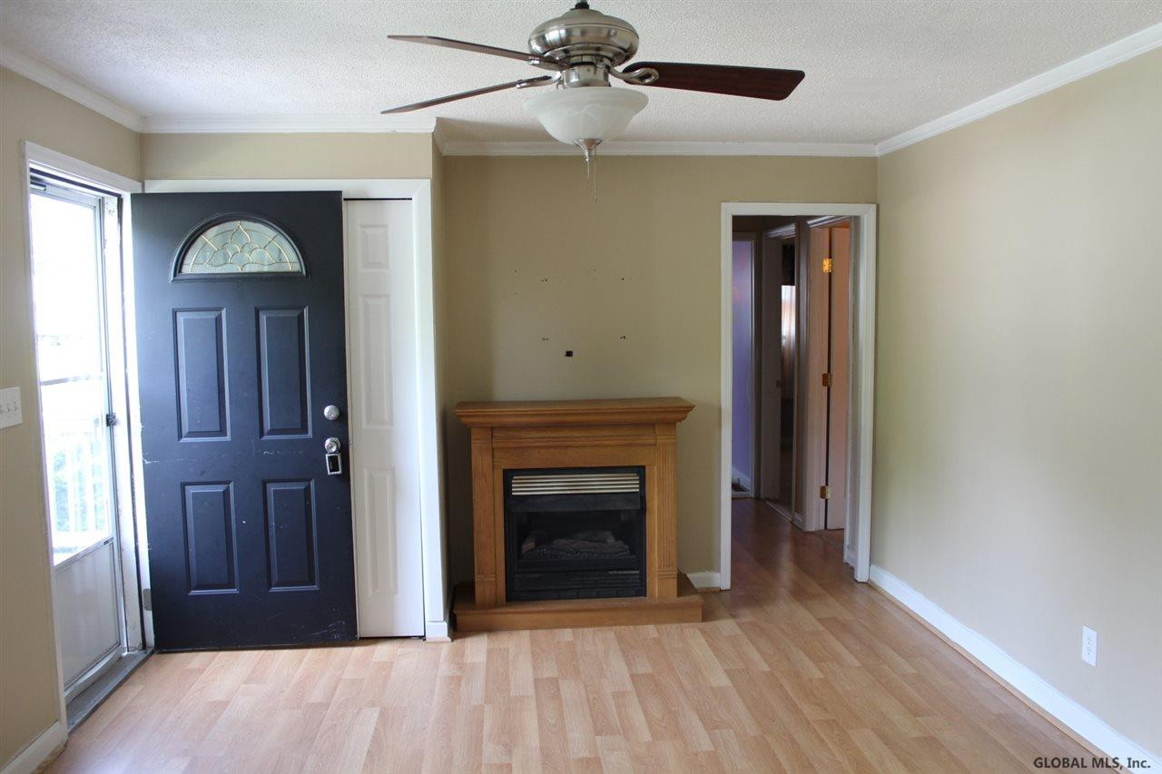514 Chiswell Road Schenectady, NY 12304 - Photo 5 of 23 Photo 5