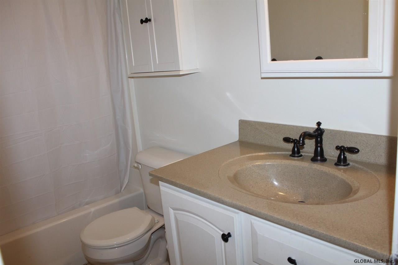 514 Chiswell Road Schenectady, NY 12304 - Photo 7 of 23 Photo 7