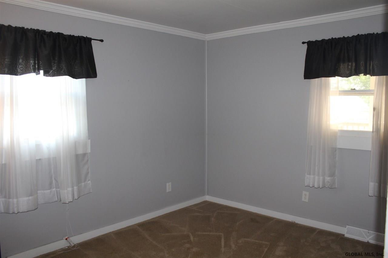 514 Chiswell Road Schenectady, NY 12304 - Photo 10 of 23 Photo 10