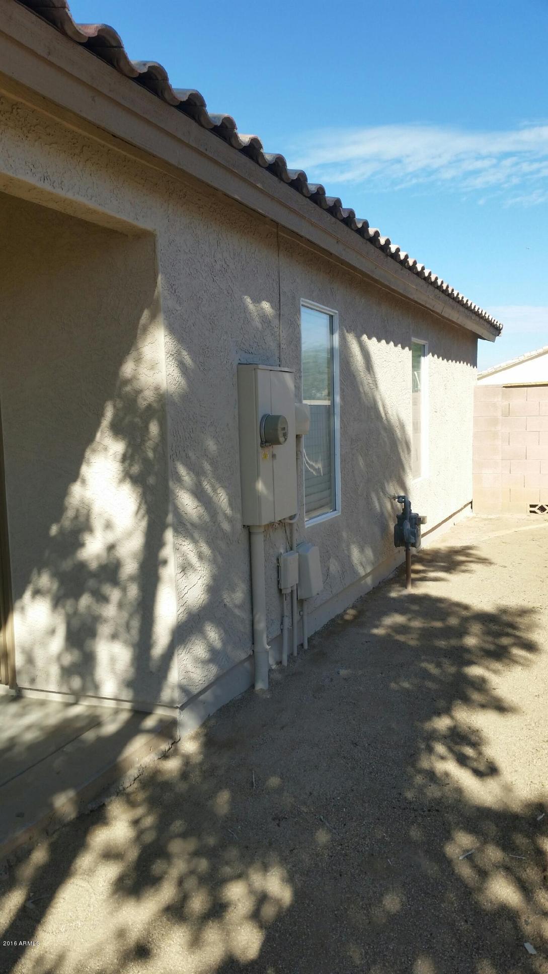 7214 West Zak Road Phoenix, AZ 85043 - Photo 5 of 5 Side of home