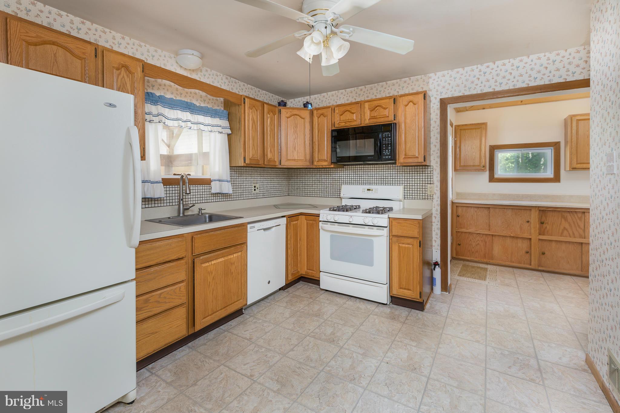 6305 Colchester Road Fairfax, VA 22030 - Photo 2 of 21 Kitchen
