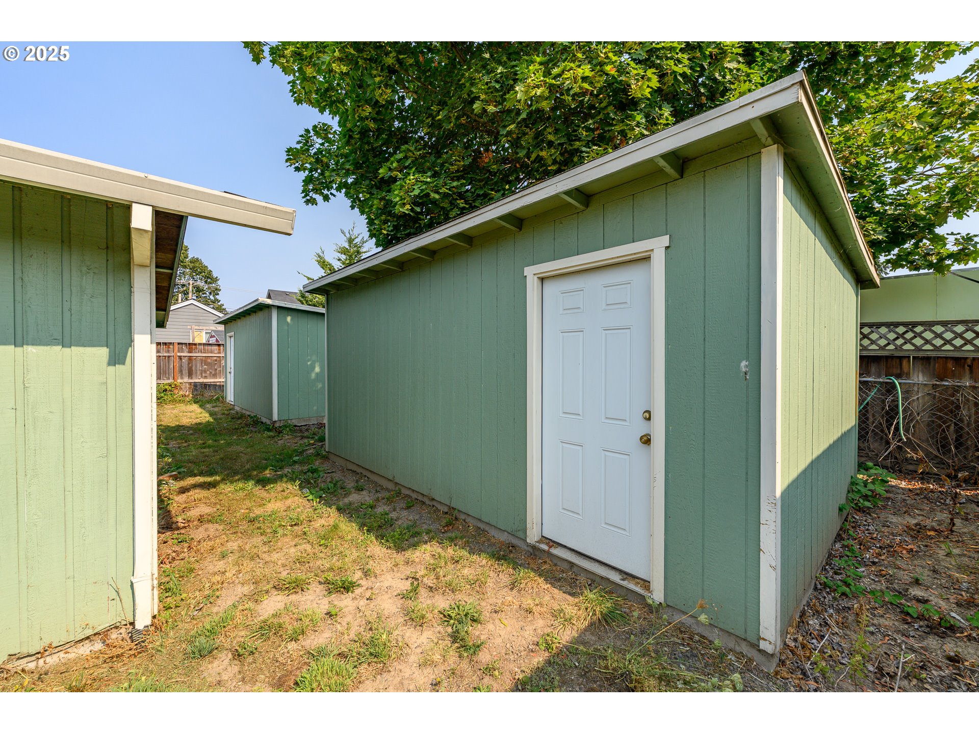 210 South Church Street Newberg, OR 97132 - Photo 18 of 34 a backyard of a house