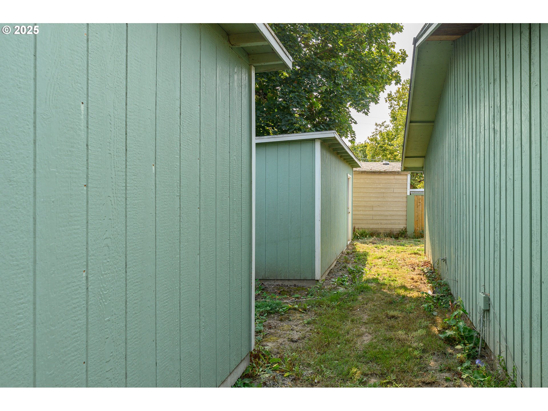 210 South Church Street Newberg, OR 97132 - Photo 24 of 34 a view of backyard of the house