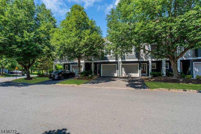 213 Longview Road Bridgewater, NJ 08807 - Photo 3 of 47