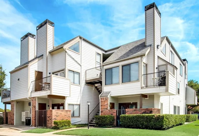 $169,400 | 3117 Sondra Drive, Unit 208, Fort Worth, TX 76107