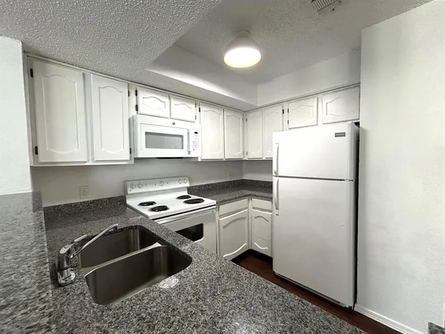 $169,400 | 3117 Sondra Drive, Unit 208, Fort Worth, TX 76107