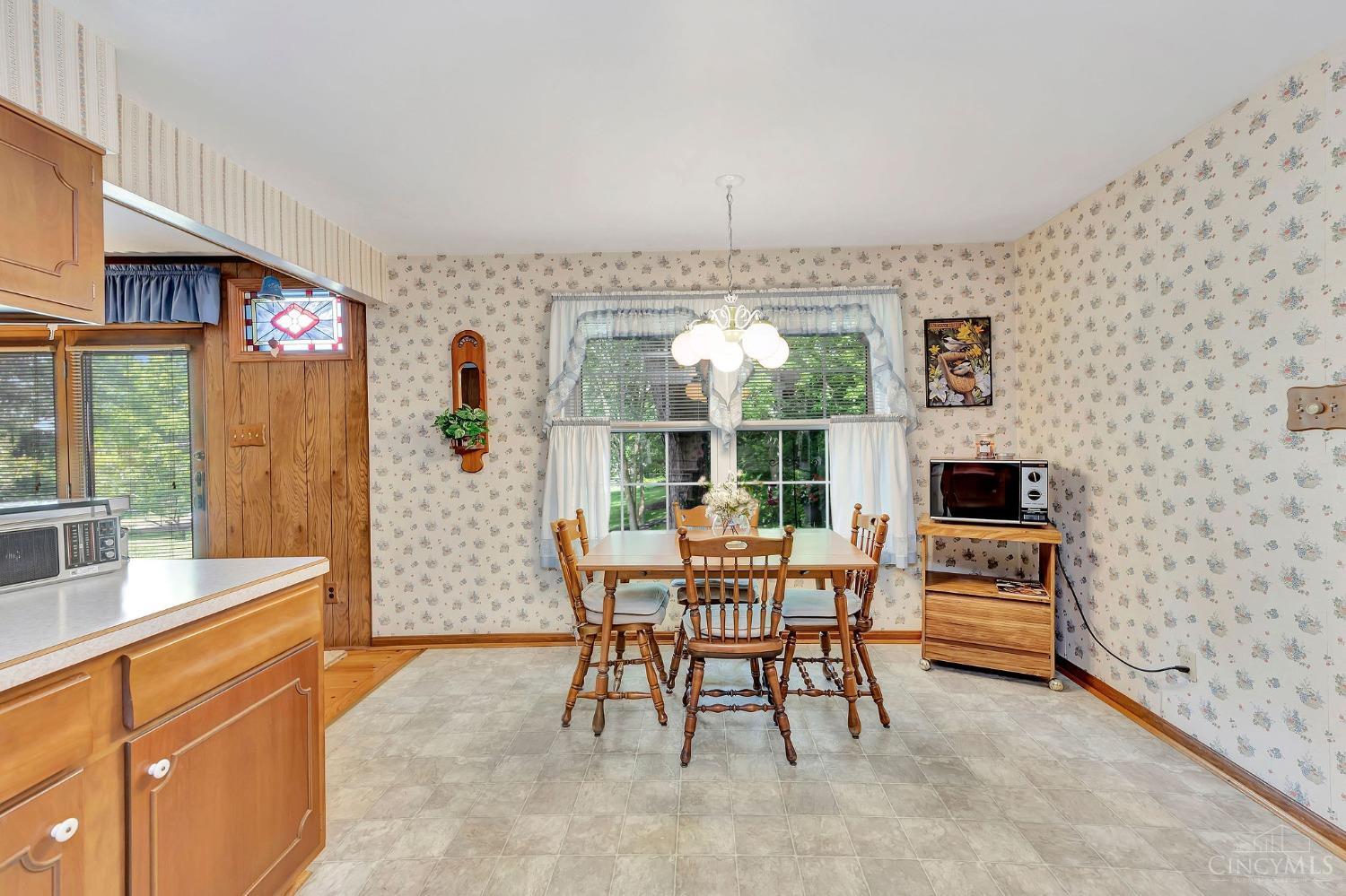2807 Ebenezer Road Cincinnati, OH 45233 - Photo 24 of 60