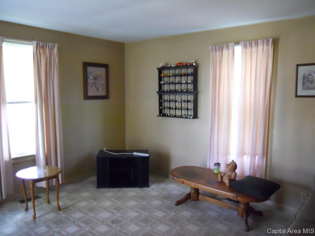 908 North 19th Street Springfield, IL 62702 - Photo 5 of 11