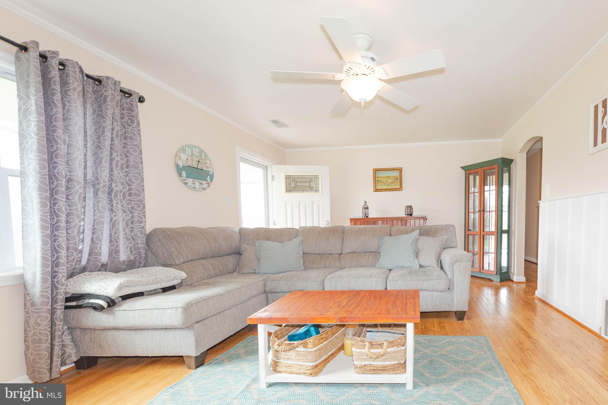 5247 Reels Mill Road Frederick, MD 21704 - Photo 18 of 30 Living Room