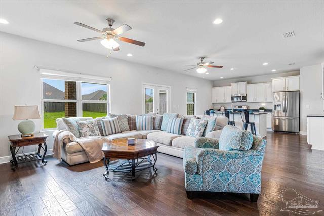 8016 Woodbrook Road Pensacola, FL 32526 - Photo 5 of 43