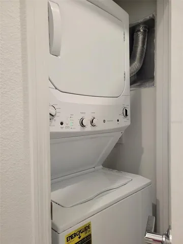 a close up view of a washer and dryer
